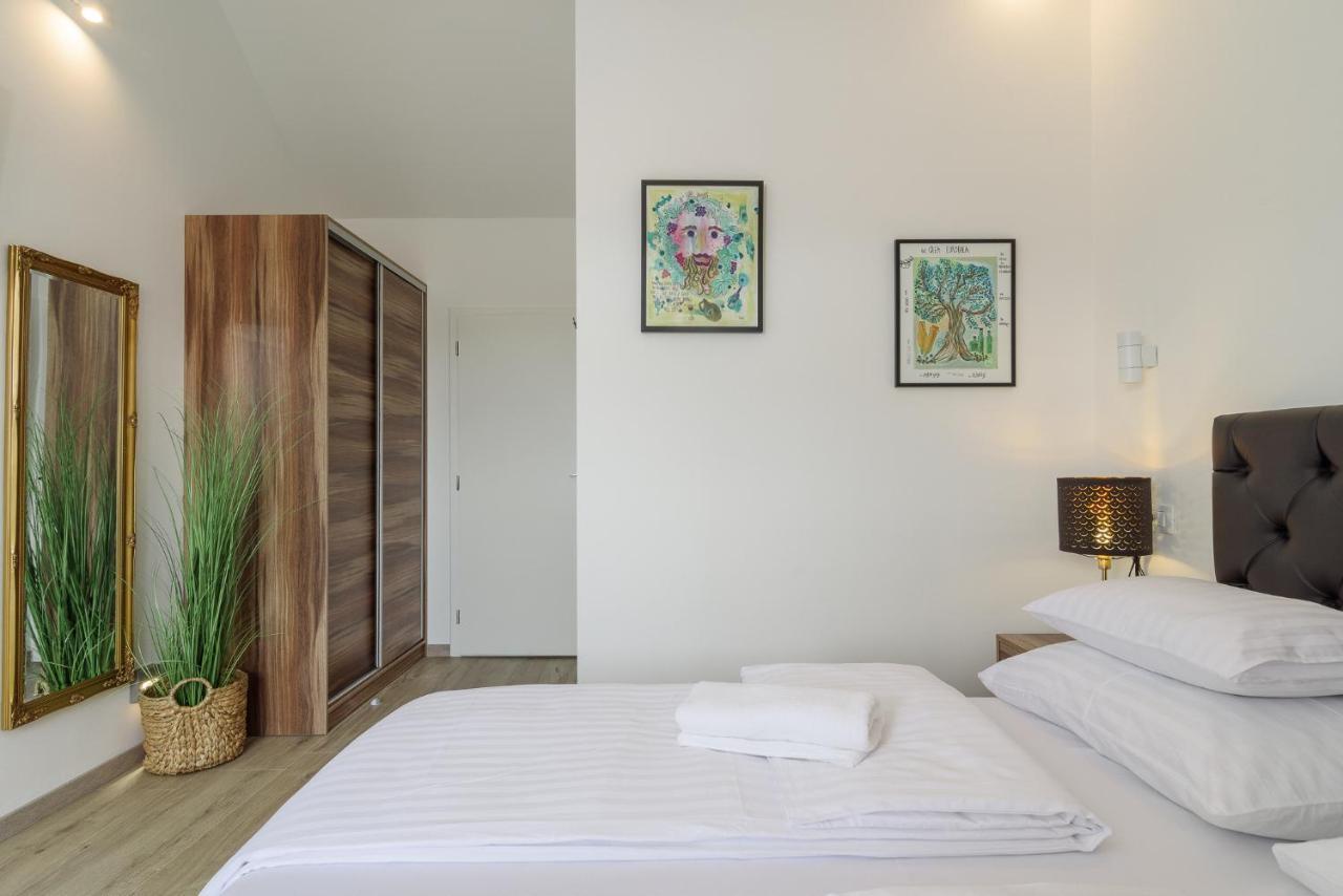 White Bed & Breakfast 3*