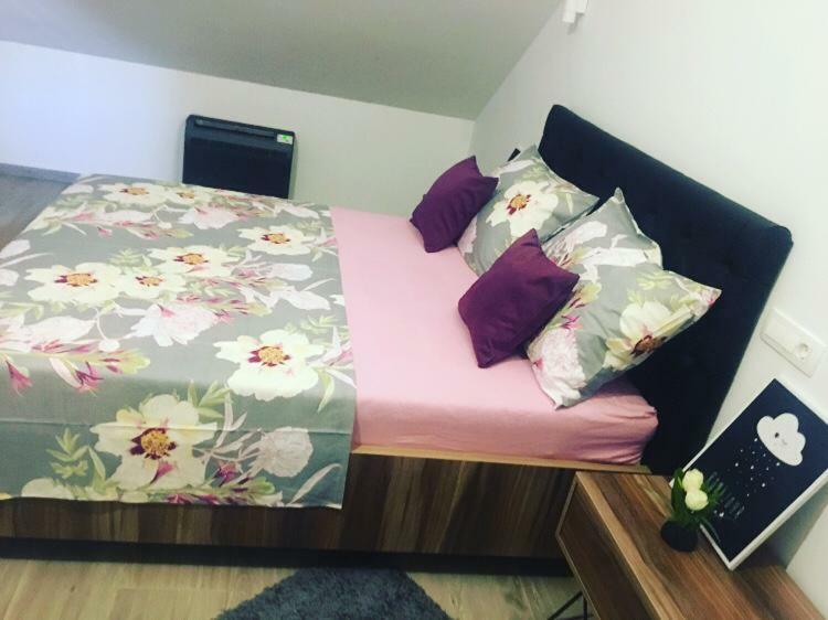 Bed & Breakfast White 3*