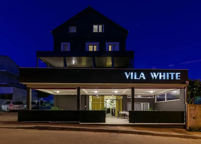 Vila White