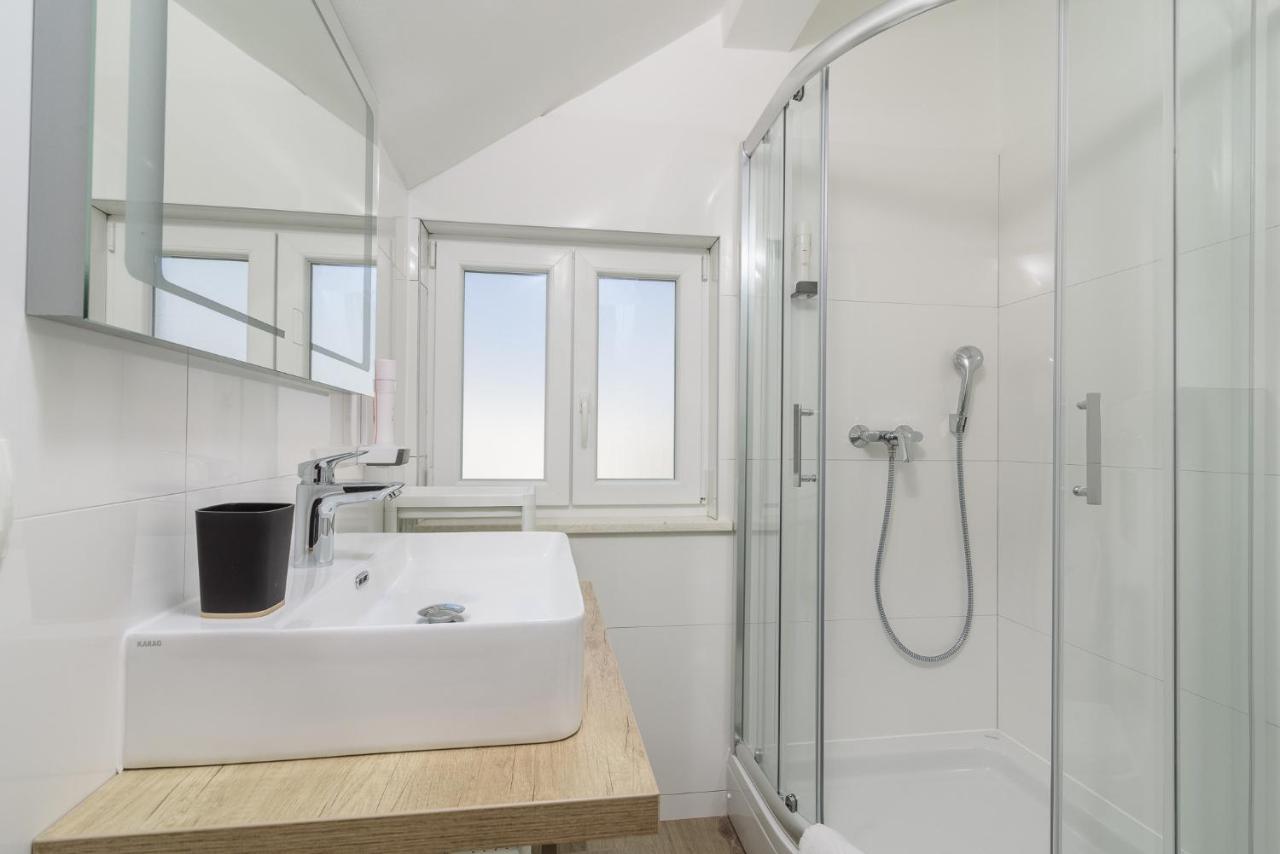 White 3* Trogir